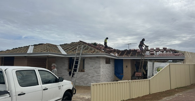 Front-of-House Extension — Roof tiling in progress