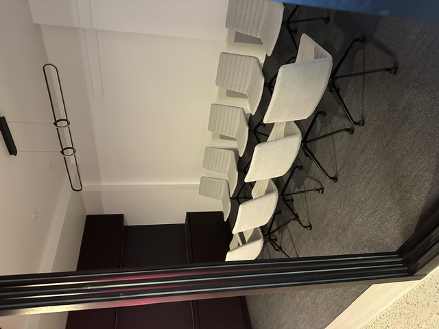 NeonLogic — Meeting room